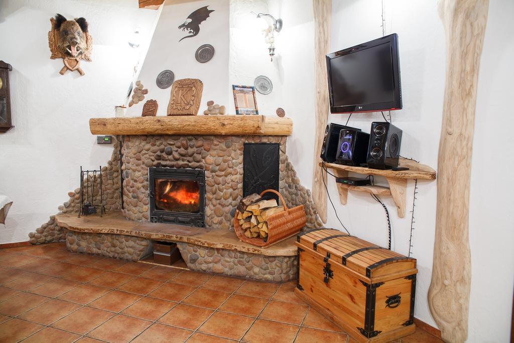 Karalinski Falvarok Tyzengauza Hotel Korolino  Room photo